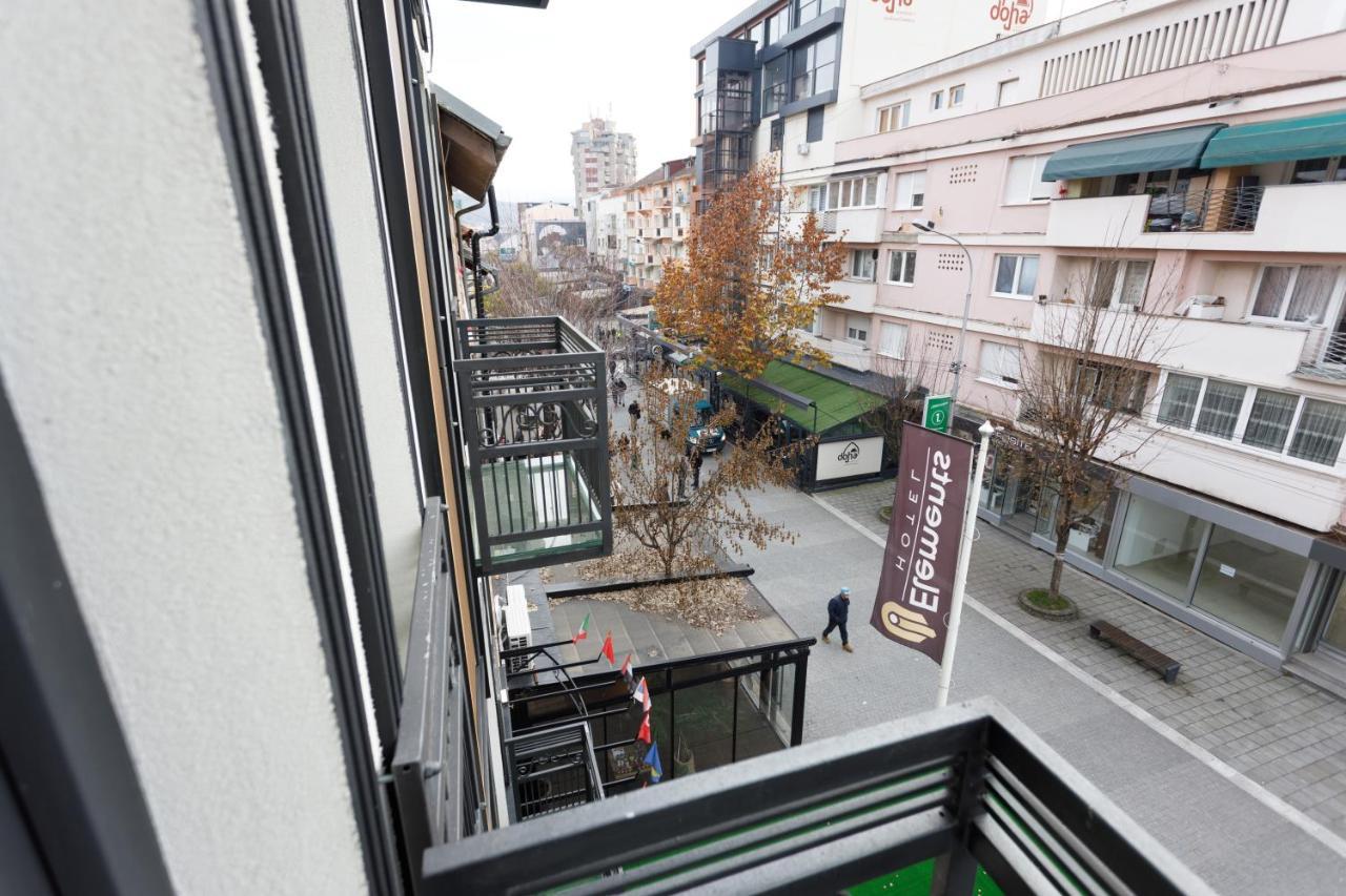 Hotel Elements โนวีปาซาร์ ภายนอก รูปภาพ