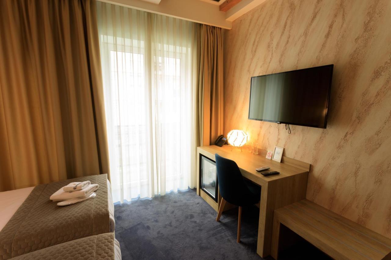 Hotel Elements โนวีปาซาร์ ภายนอก รูปภาพ
