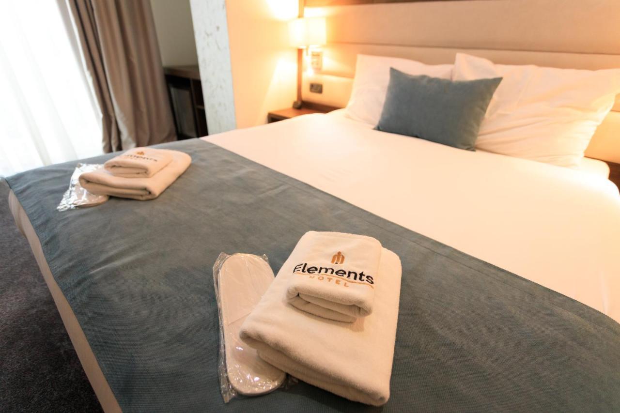 Hotel Elements โนวีปาซาร์ ภายนอก รูปภาพ
