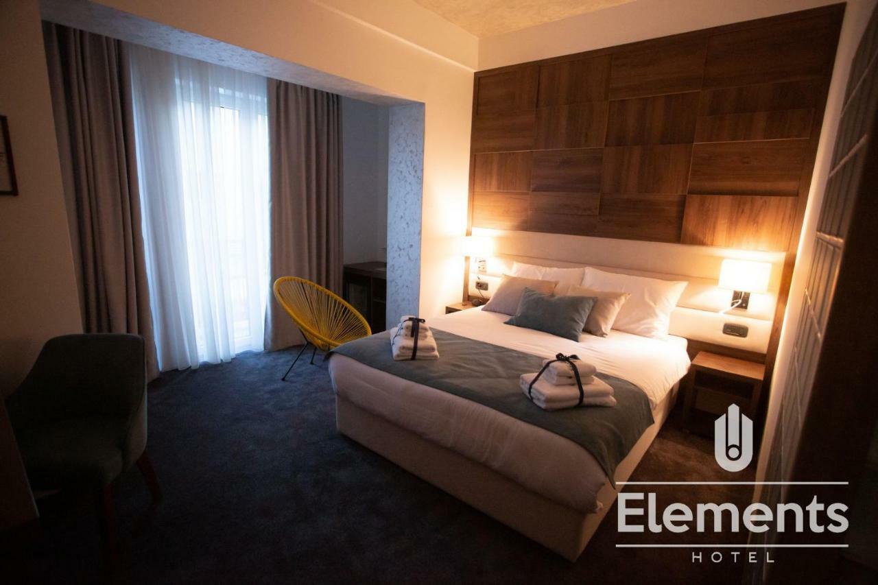 Hotel Elements โนวีปาซาร์ ภายนอก รูปภาพ
