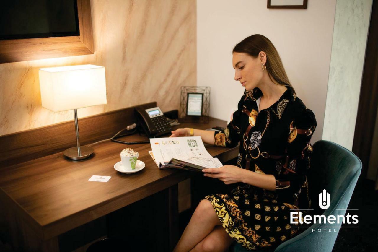 Hotel Elements โนวีปาซาร์ ภายนอก รูปภาพ