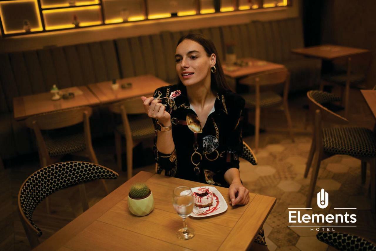 Hotel Elements โนวีปาซาร์ ภายนอก รูปภาพ