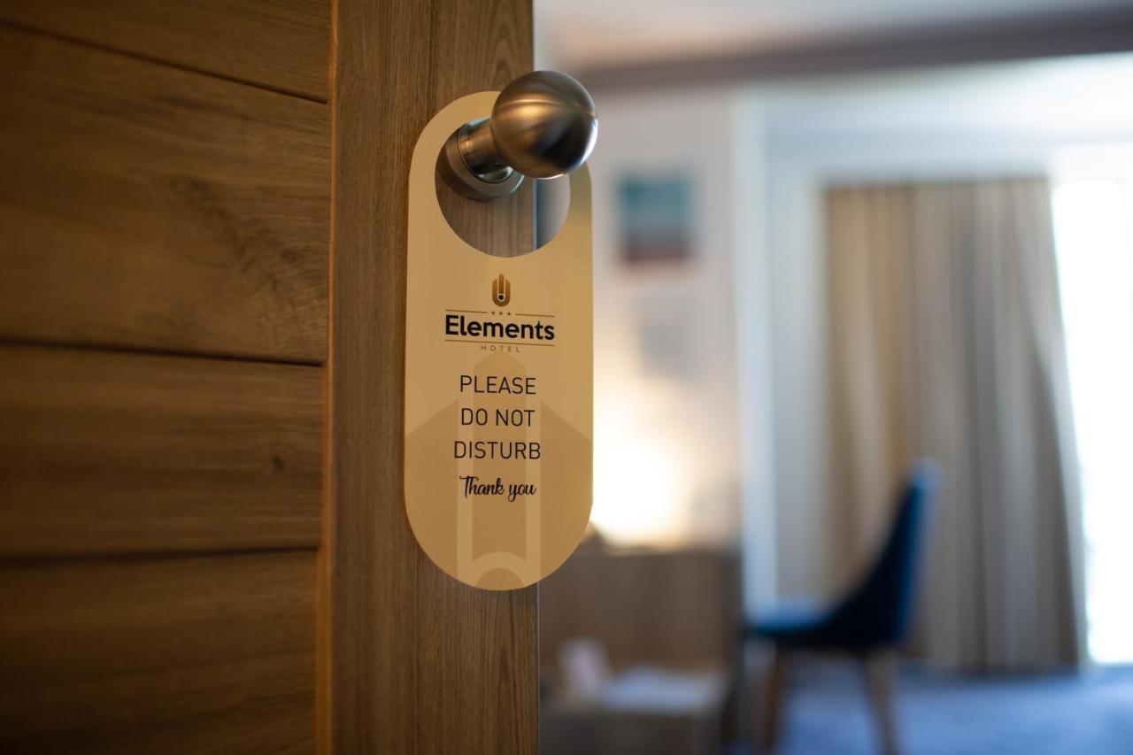 Hotel Elements โนวีปาซาร์ ภายนอก รูปภาพ